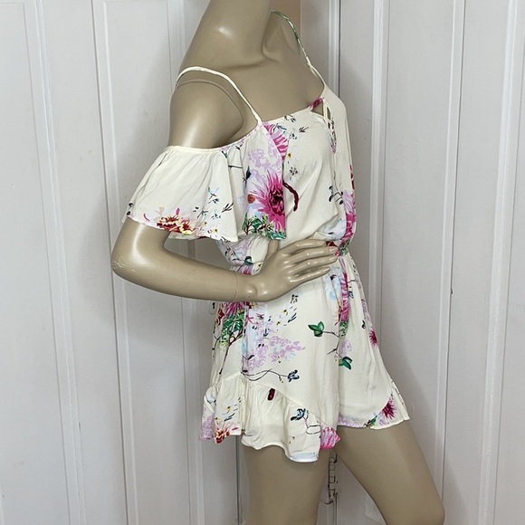 NWT•Ivory Floral•Cold Shoulder Romper - Picture 6 of 14